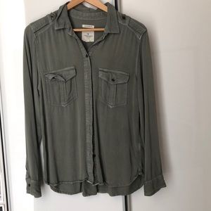 NEVER WORN ARMY GREEN FLANNEL
